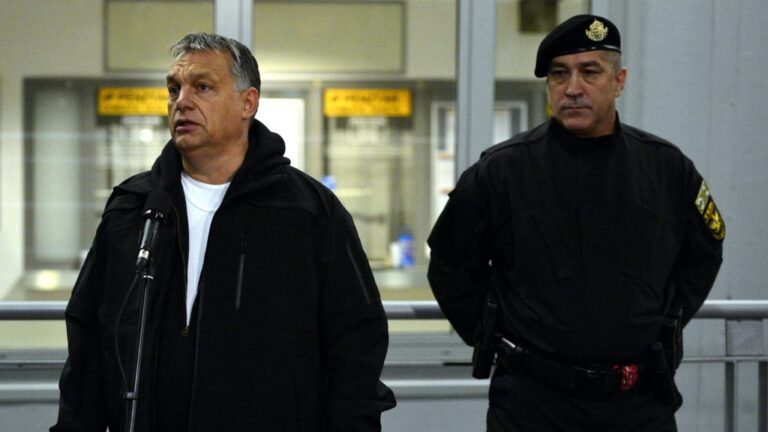 Orbán: Komoly kockázat Hajdu János kirúgása