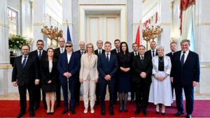 Sulyok Tamás egyhelyben álldogált, és lemaradt a miniszterek megbízólevél-átadási képéről