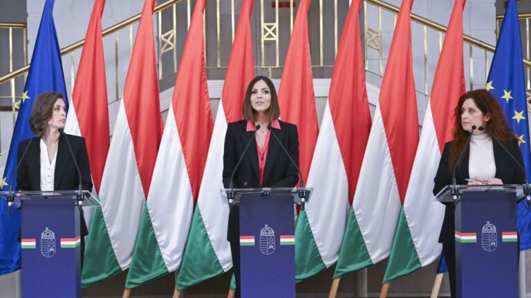 Helyettes államtitkárnak nevezték ki a kormányszóvivőket