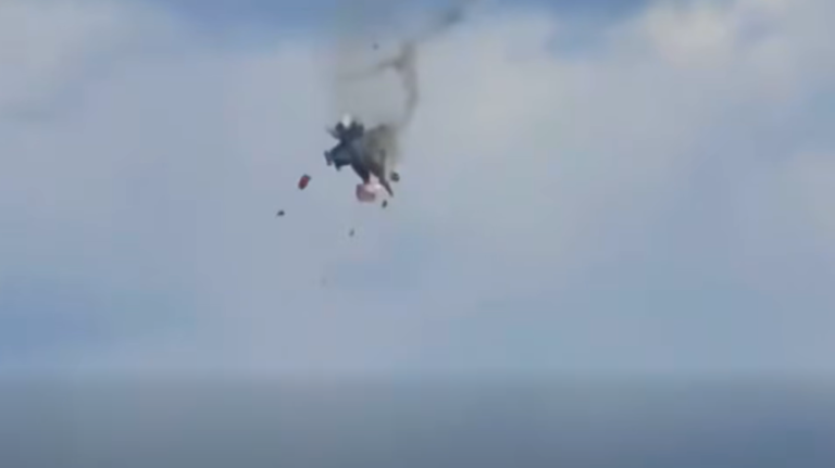 Egy idahói repülőbemutatón ütközött két F-18-as, összeakadva csapódtak a földbe
