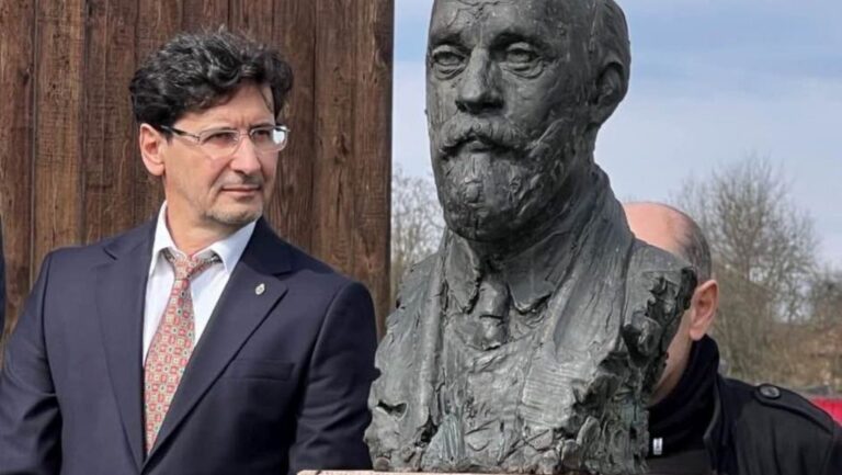 Adományokat várnak a súlyos egészségkárosodást szenvedett egykori politikus gyermekei