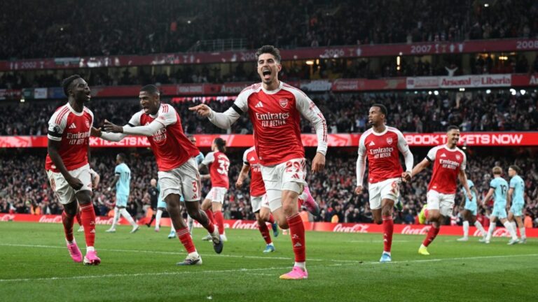 Nem tetszenek a csatakosra izzadtan kibirkózott győzelmek? Mégis az Arsenal nevetett a végén