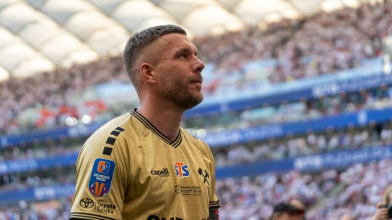 Csütörtökön vett egy klubot, pénteken visszavonult a világbajnok futballista