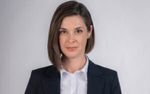 Szondi Vanda kormányszóvivő: Elkeserítő látni, olvasni, hallgatni, hová süllyedt a közbeszéd