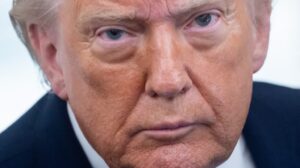 Trump otthagyta az NBC-s interjúfelvételt, amikor a megbundázott választásokra terelődött szó
