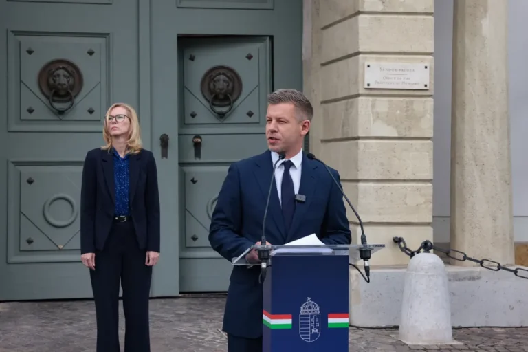 Magyar Péter: Módosítani fogjuk a szükséges módon az Alaptörvényt, nem személyre szabott jogalkotással fogunk élni