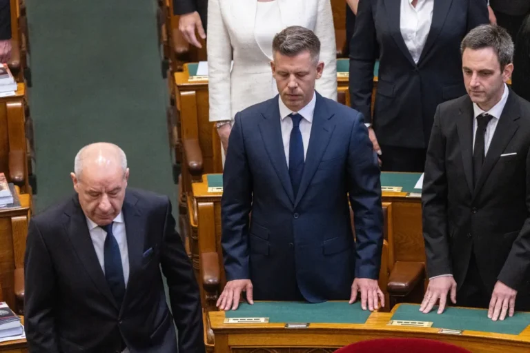 A kétharmados többség bármit megtehet – kreatív jogászkodással távolíthatják el a köztársasági elnököt