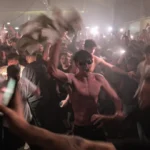 Egyszer csak a fejemen landolt egy kerti bútor – ilyen volt Travis Scott budapesti bulija