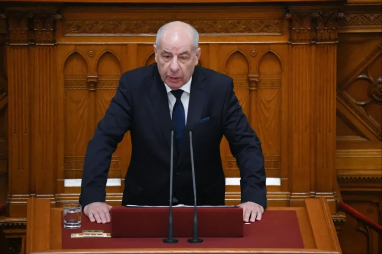 Sulyok interjút adott egy német lapnak, a Sándor-palota fordításából valahogy kimaradt Novák Katalin neve