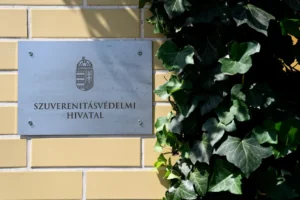Alaptörvényt is módosít a Tisza Párt, hogy megszüntesse a Szuverenitásvédelmi Hivatalt
