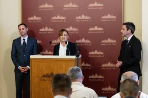 Kedden nyújtja be a Tisza az uniós források megszerzéséhez szükséges törvényjavaslat-csomagot