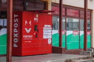 A Foxpost az akadozó csomagokról: A karácsonyi csúcsszezonra jellemző a forgalom