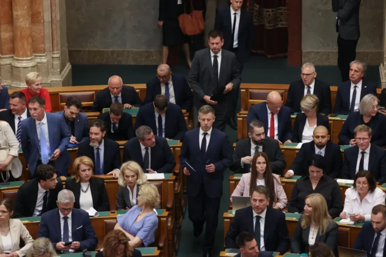 Rohamtempóra készül a Tisza Párt a parlamentben, még a házszabályt is átírják ehhez