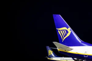 Elkésett az esti műszakból a légi forgalmi irányító, húsz percig körözött Eszék felett a Ryanair gépe