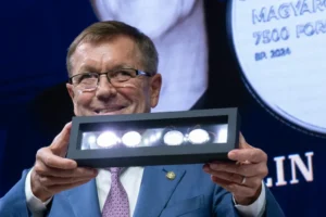 Kecskemét visszavonta Matolcsy György díszpolgári címét
