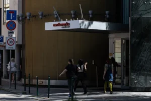 „Már amúgy is utáltam ezt az egészet. A Fideszt is” – a Mediaworks kirúgott munkatársait kérdeztük a távozásuk közben
