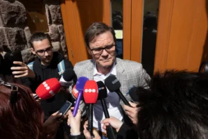 A láthatatlan ember szerint az Oxygen Wellness VIP-részlegén váratlanul találkozott Bánki Erikkel, a volt képviselő szerint szó sincs ilyenről