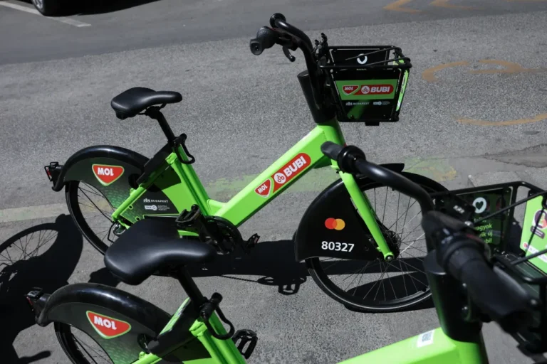 Havi 3500 forint lesz az elektromos közbicikli Budapesten, leteszteltük az e-Bubit