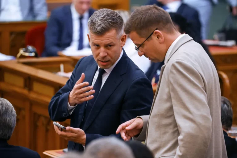 Gulyás Gergely szerint a 12 évre szóló parlamenti mandátumkorlátozás nem visszamenőleges hatályú