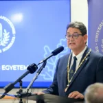 Merkely Béla szerint nem vittek el senkit a rendőrök a Semmelweis Egyetemről