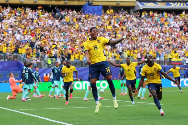 A németek két percen belül gólt rúgtak, de Ecuador fordított és továbbjutott a foci-vb-n
