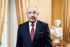 Sulyok Tamás aláírta az EU-s források hazahozataláról szóló törvényt