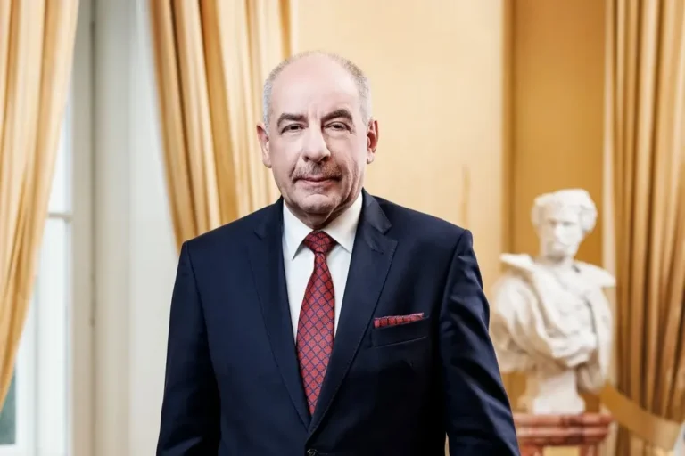 Sulyok Tamás aláírta az EU-s források hazahozataláról szóló törvényt