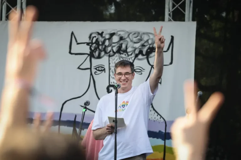"I want to officiate the first same-sex wedding in Budapest" – Karácsony at Budapest Pride