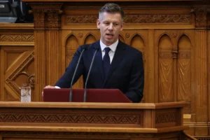 Magyar Péter felszólította a kekvák kuratóriumait, hogy augusztus 31-ig semmilyen fontos döntést ne hozzanak a vagyonról