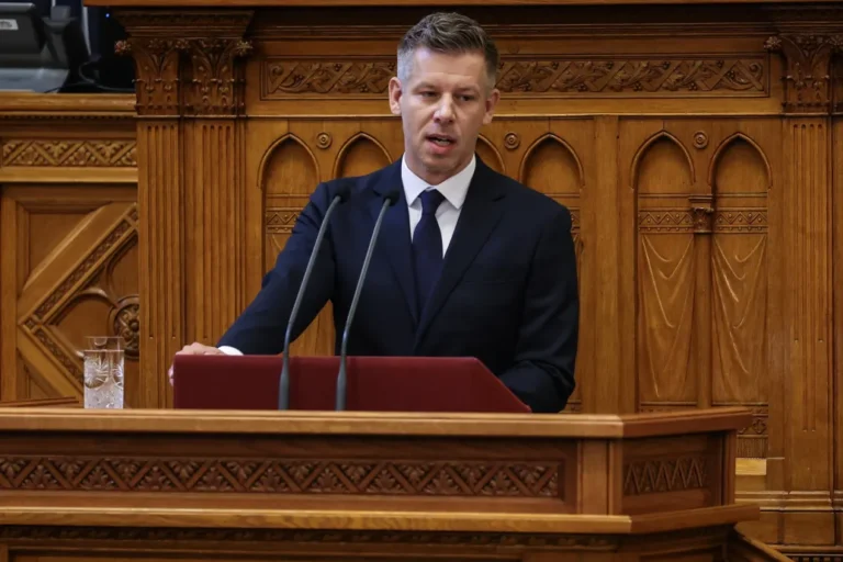 Magyar Péter felszólította a kekvák kuratóriumait, hogy augusztus 31-ig semmilyen fontos döntést ne hozzanak a vagyonról