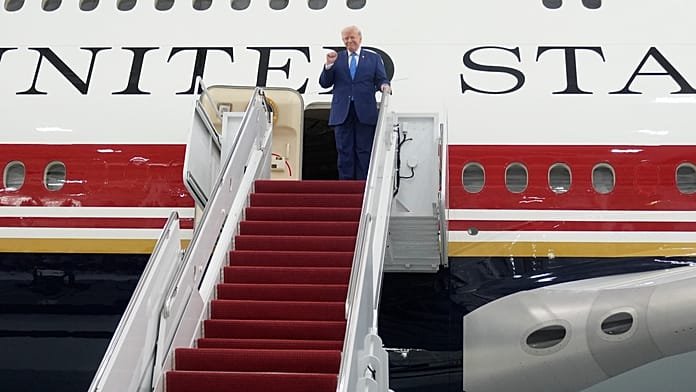 Hiába az etikai és biztonsági aggályok, Trump bemutatta a Katartól kapott "repülő Fehér Ház"-at