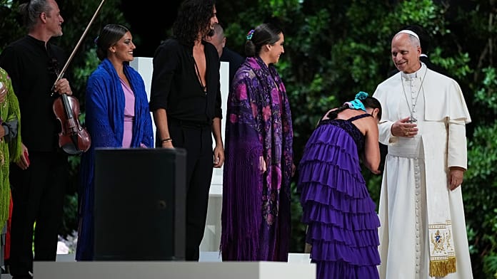 XIV. Leó pápa találkozott Antonio Banderasszal és megnézett egy flamenco-előadást is