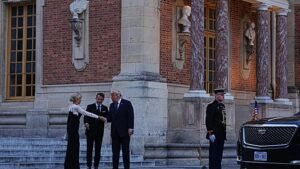 Macron Versailles-ban látta vendégül Trumpot