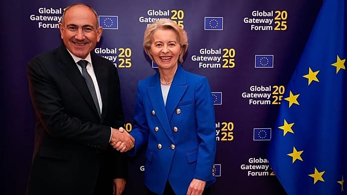 Von der Leyen Jerevánban tárgyal Pashinjannal az EU-párti döntés nyomán