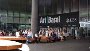 Tömegek özönlenek a svájci Art Baselre, javulnak a piaci kilátások