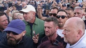 Nagy-Britannia: rendőrök és tüntetők összecsapnak southamptoni tüntetésen diákgyilkosság miatt