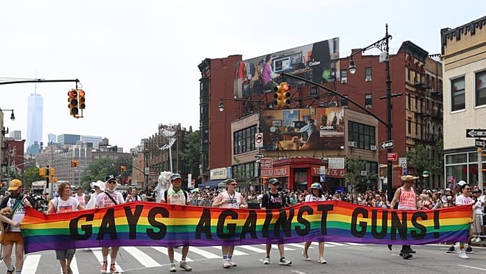 Ezrek vesznek részt a New York-i Pride felvonuláson