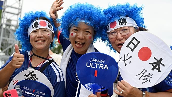 A japán-szurkolók ellepik Sibuját: vb-döntetlen Svédország ellen, Brazília következik