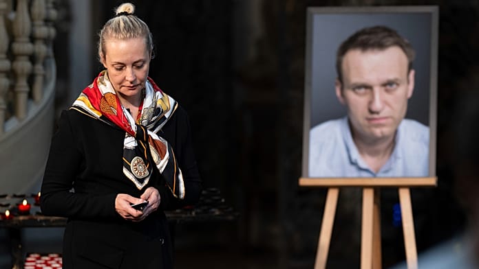 50 éves lenne, ha élne – Alekszej Navalnijra emlékeztek Oroszország-szerte