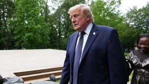 Donald Trump aláírta az Iránnal kötött egyezményt