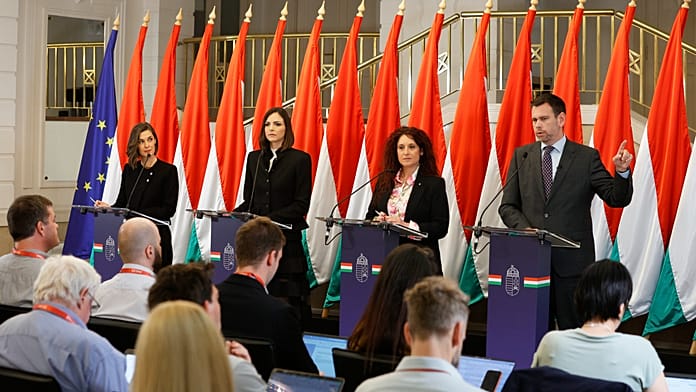 Kevesebb vendégmunkás és propagandaplakát lesz Magyarországon, erről is döntött a kormány