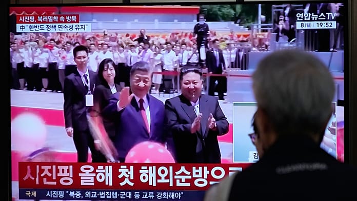 Hszi Csin-ping Kim Dzsong Unnal találkozik, Kína és Észak-Korea erősíti szövetségét