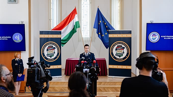 Rekord drogfogás: több mint fél tonnányi kokaint füleltek le a magyar hatóságok tavaly