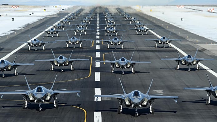 Túl gyorsan avulnak az F-35 vadászgépek – vagyonokat kell költeni rájuk