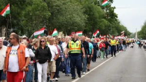 Több ezren vonultak utcára Budapesten a migrációs paktum ellen