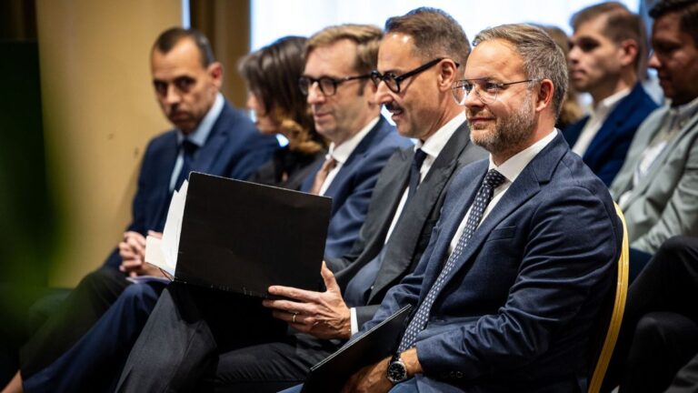 Orbán Balázs: Nehezebb időszak jön, de az MCC jövőjét illetően bizakodó a vezetés