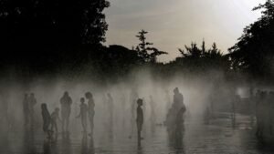 Hőhullám Európában: ismét megdőltek a melegrekordok, vörös riasztást adtak ki, többen meghaltak + videó