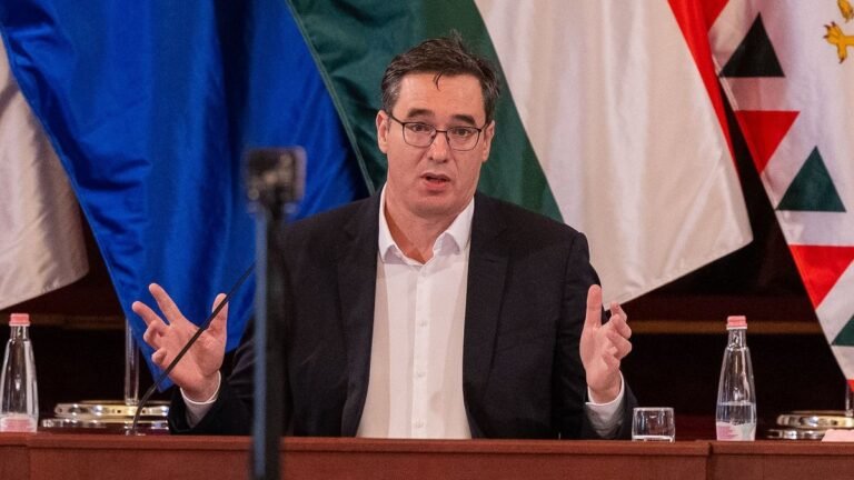 Karácsony a rezsicsökkentést támadja, vízdíjemelésre készül Budapesten