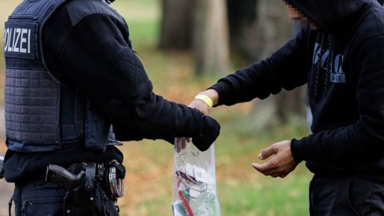 Bedrogozták és megerőszakolták a védtelen lányokat a migránsok