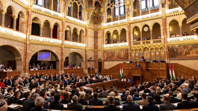 Folytatódik a tiszás bosszúpolitizálás, az Országgyűlés megszavazta a lex Orbánt